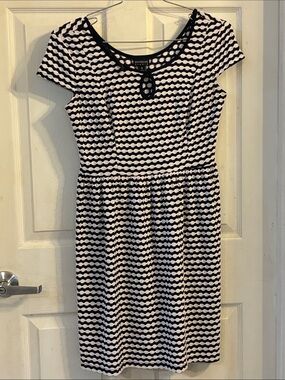 Enfocus Studio Black & White Wave-I Print Fit-and-Flare Midi Dress, Size: 8